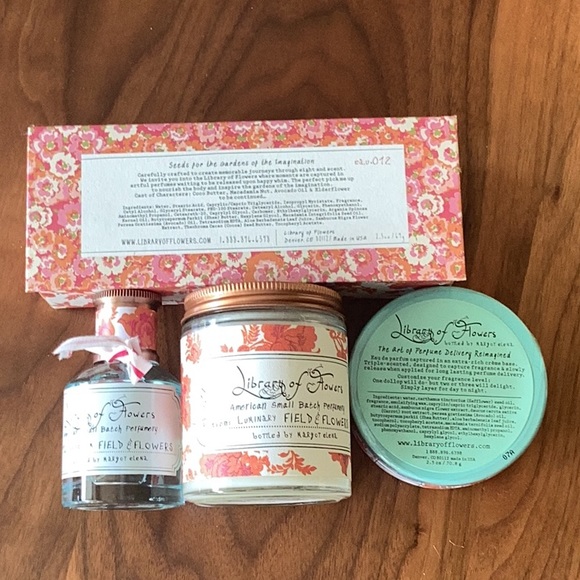 Library of Flowers by Margot Elena gift set. New in packaging - Picture 2 of 2